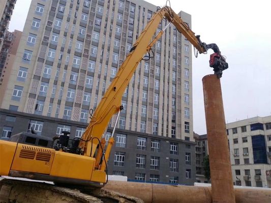 Экскаватор, установленный на листе, водитель долгой руки, экскаватор, грунт, бум.
