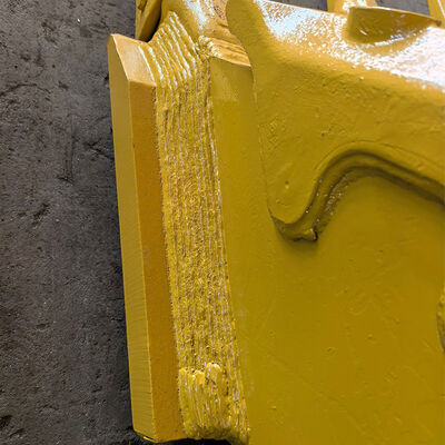 Усиленный скальный ковш экскаватора с зубьями для карьера